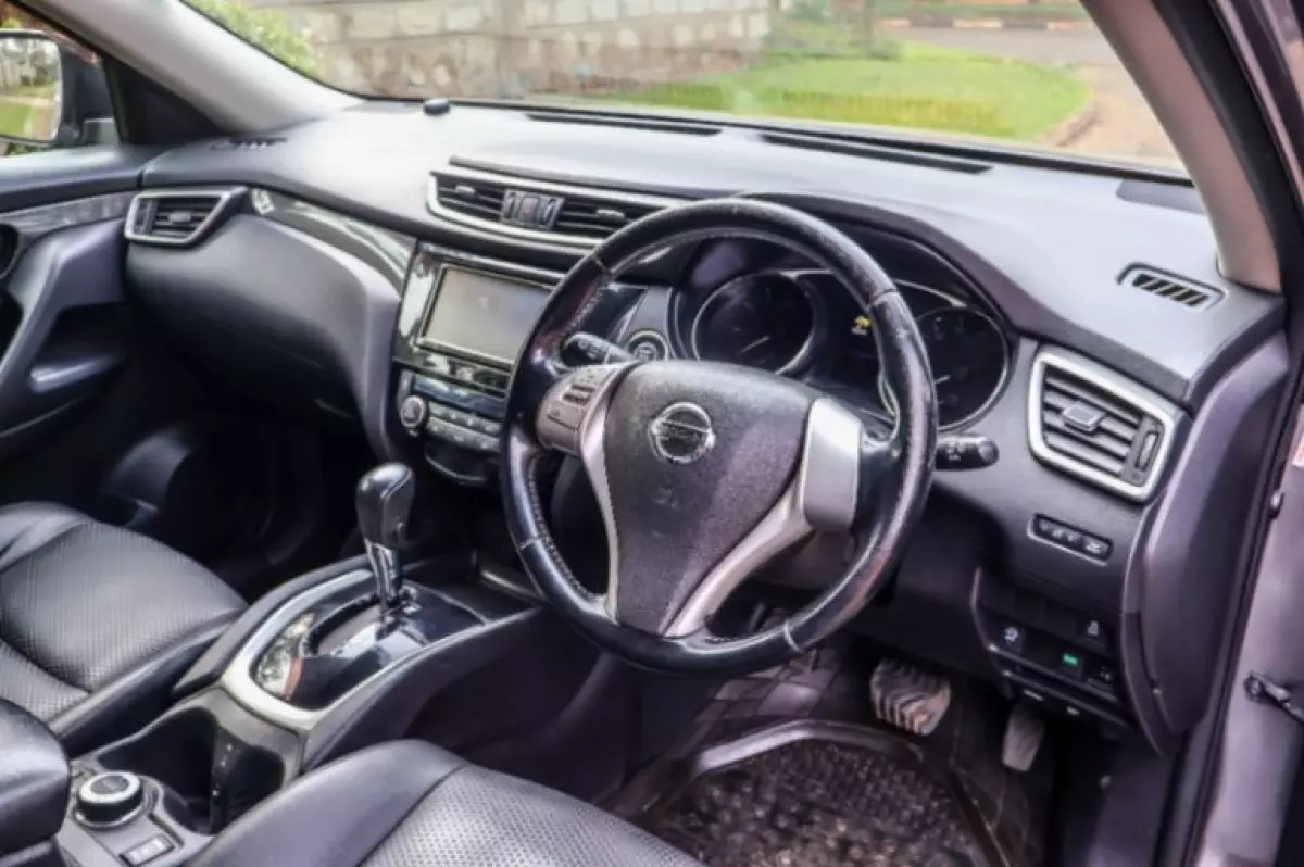 interiorFront