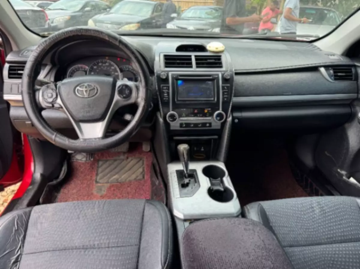 interiorFront