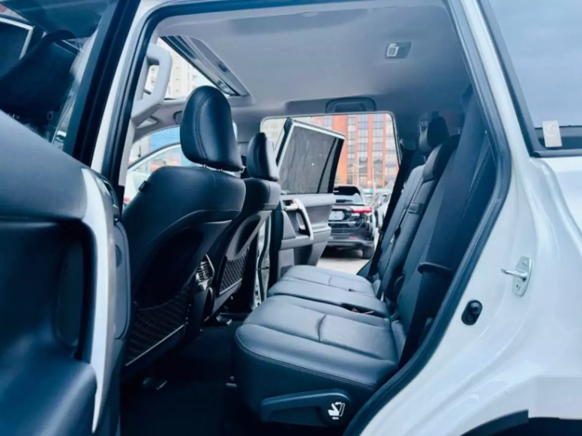 interiorBack