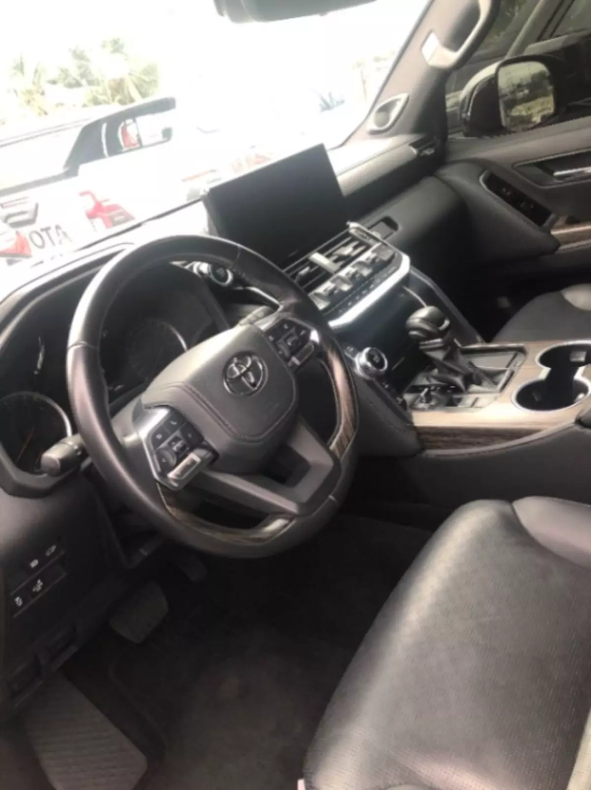 interiorFront