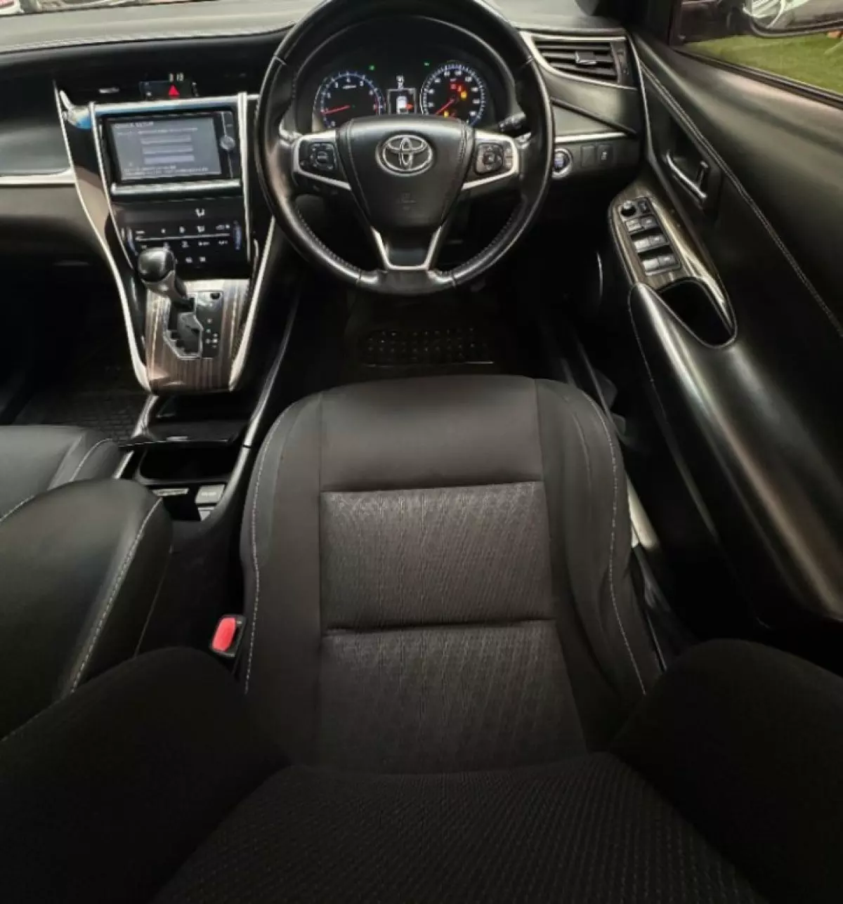 interiorFront