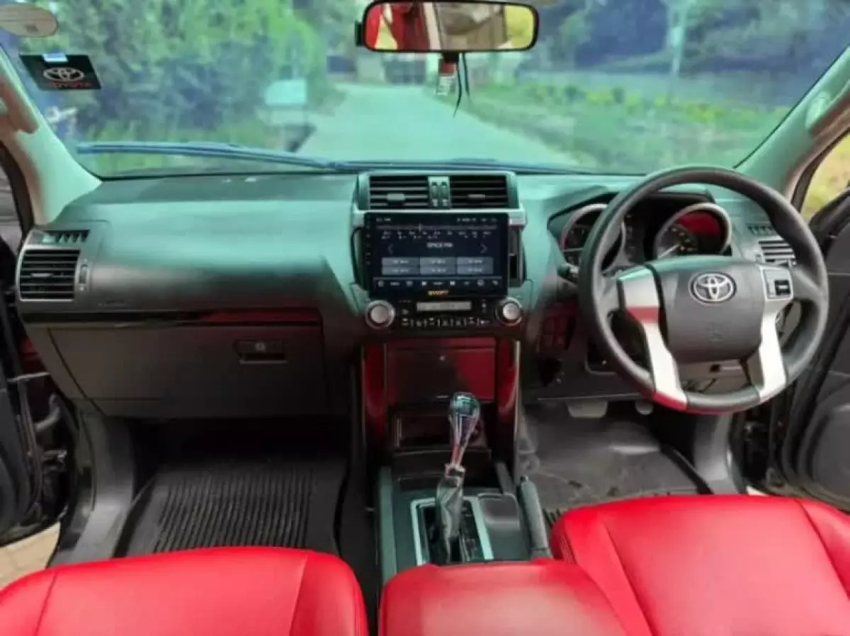 interiorFront