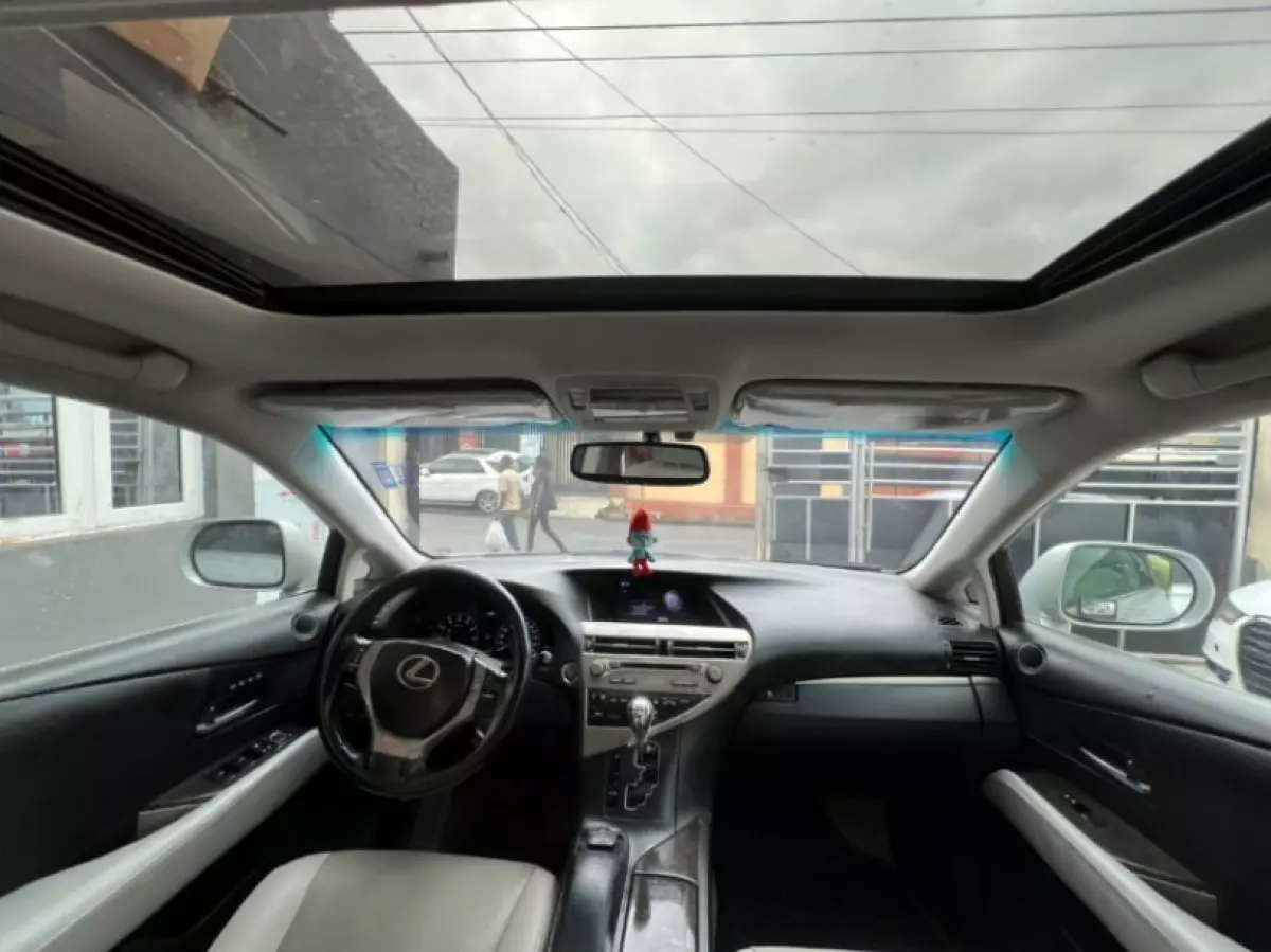 interiorFront
