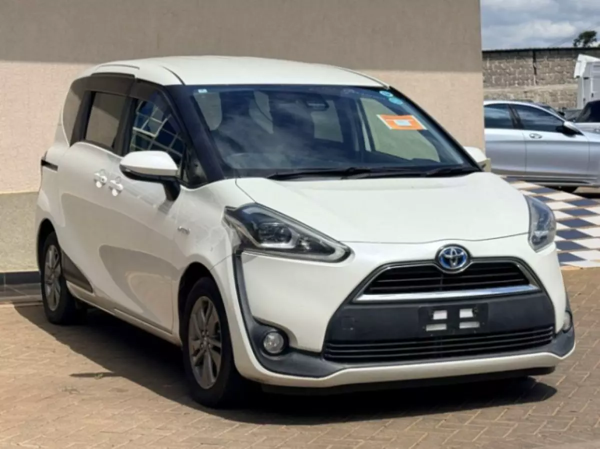 Toyota Sienta Hybrid  - 2018