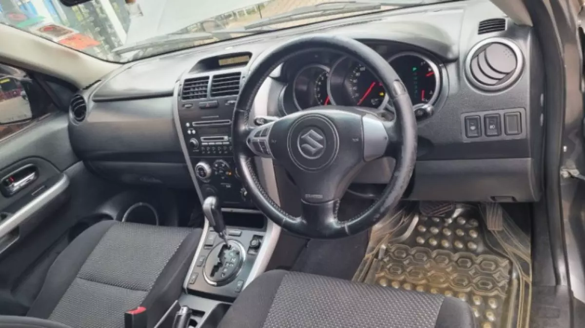 interiorFront
