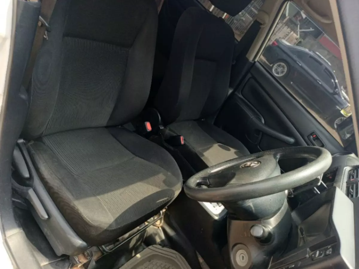 interiorFront