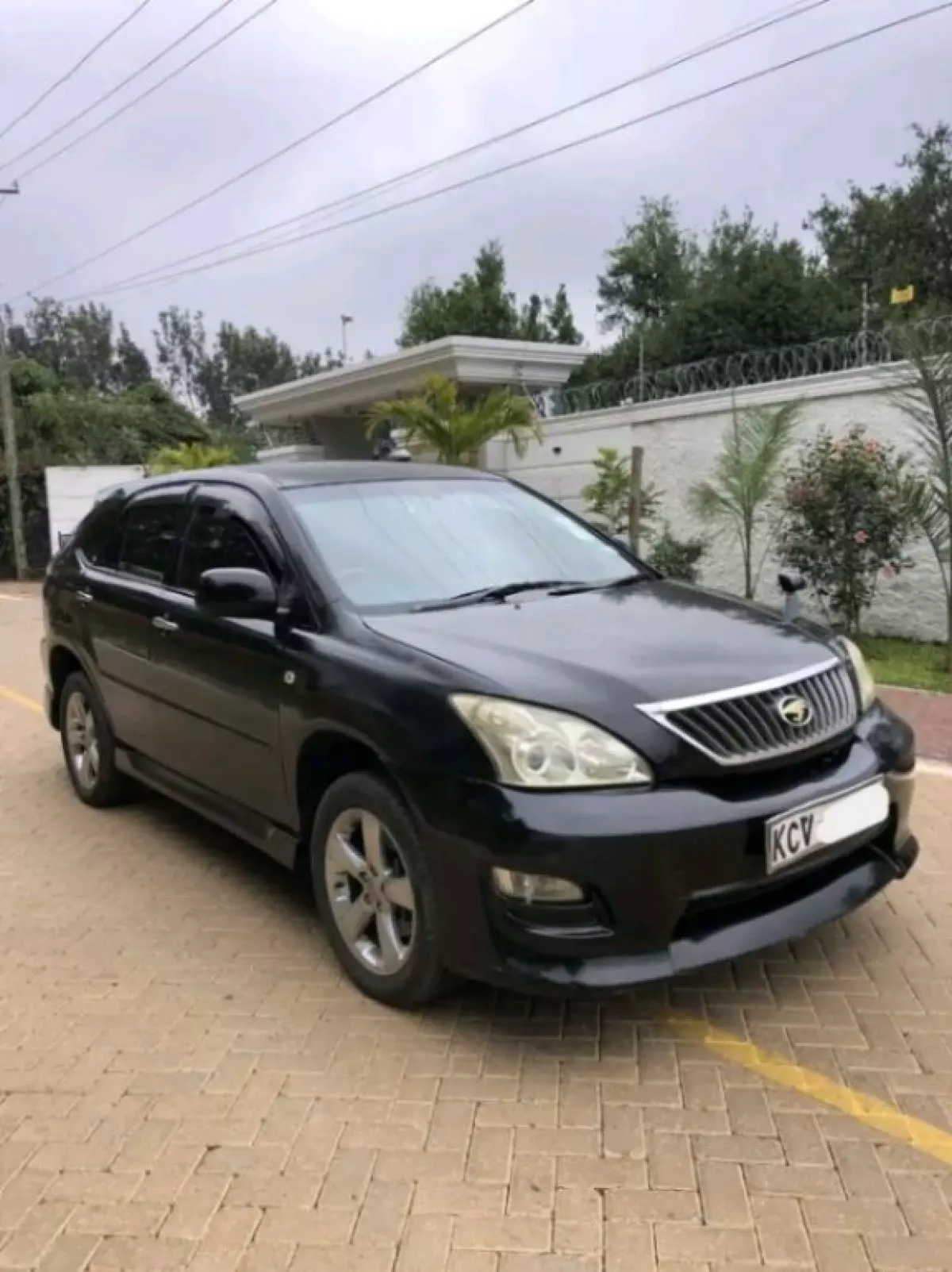 Toyota Harrier - 2012