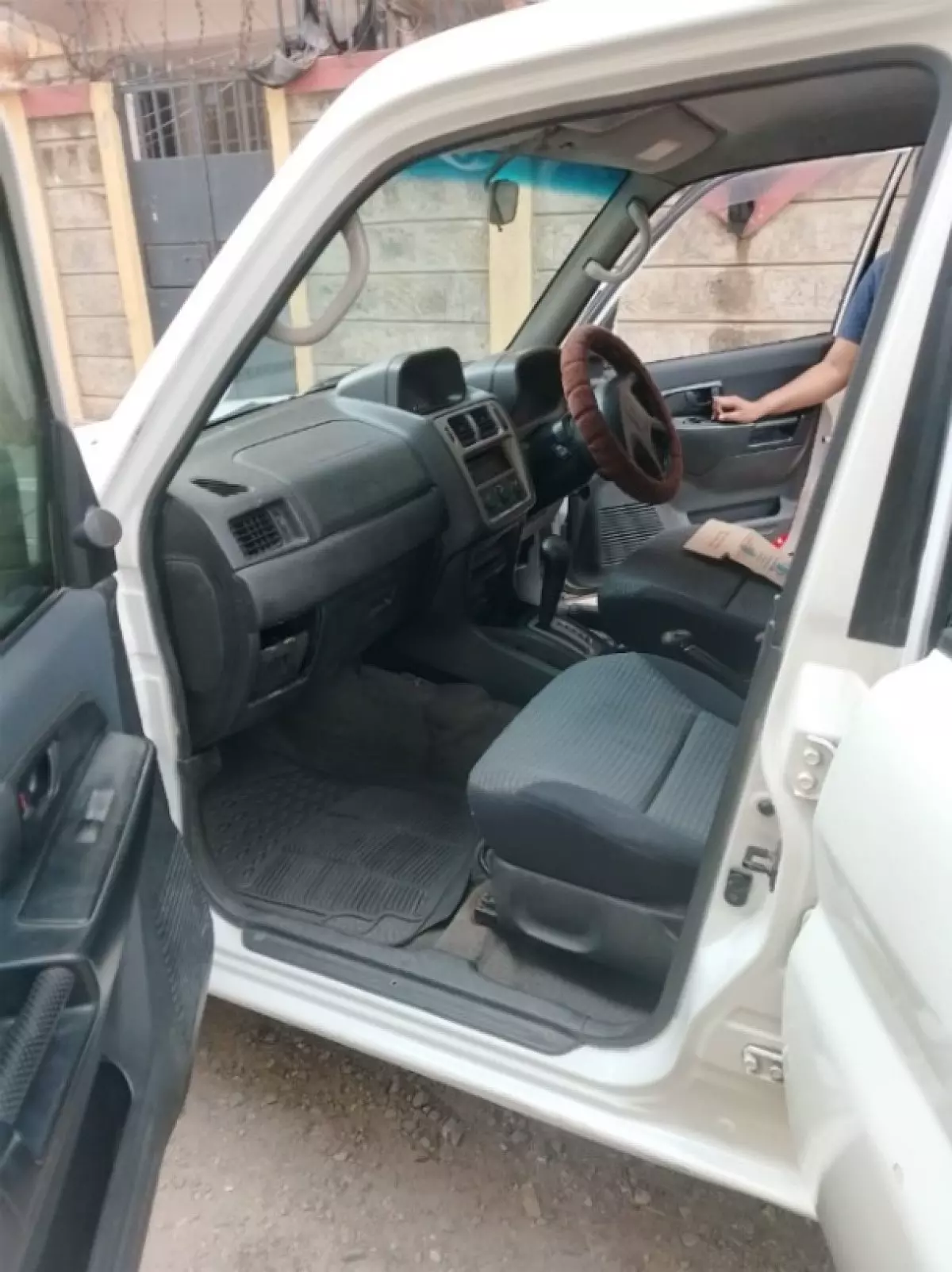 interiorFront