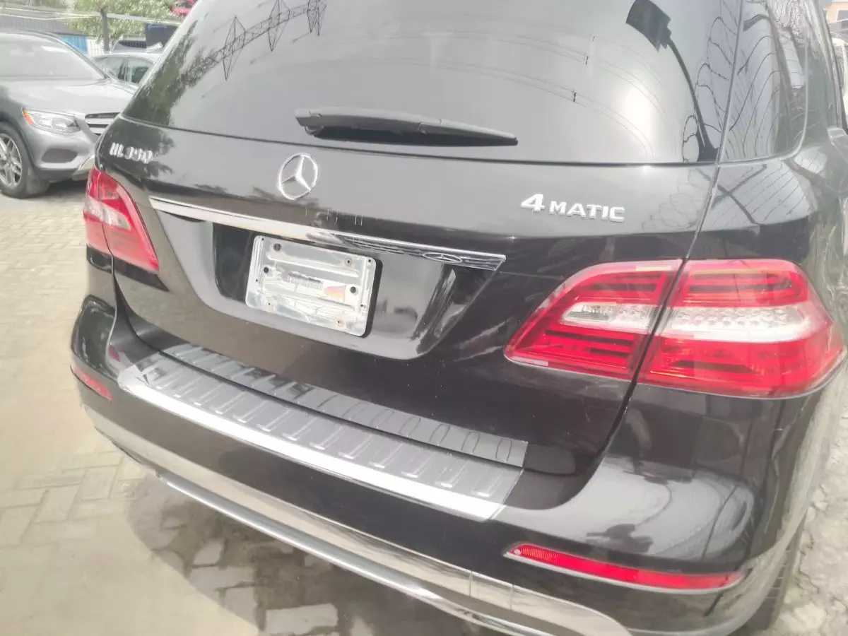car Right Back