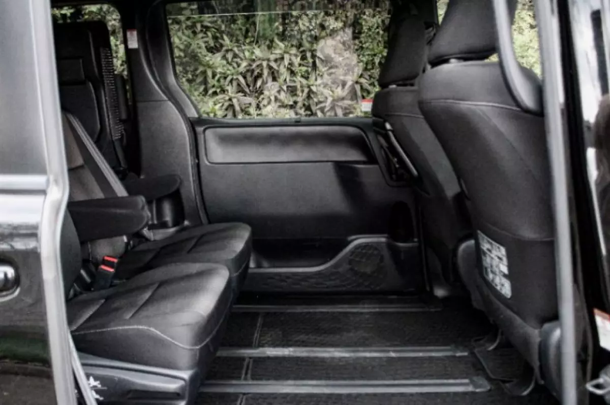 interiorBack