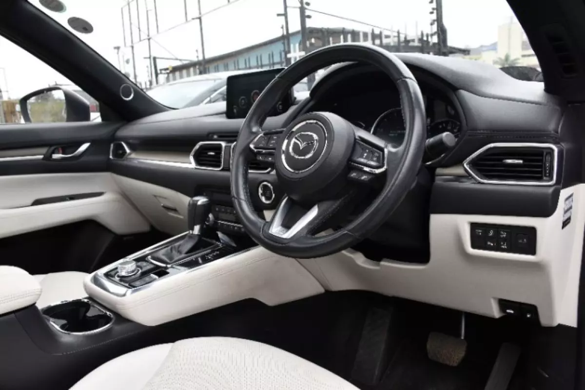 interiorFront