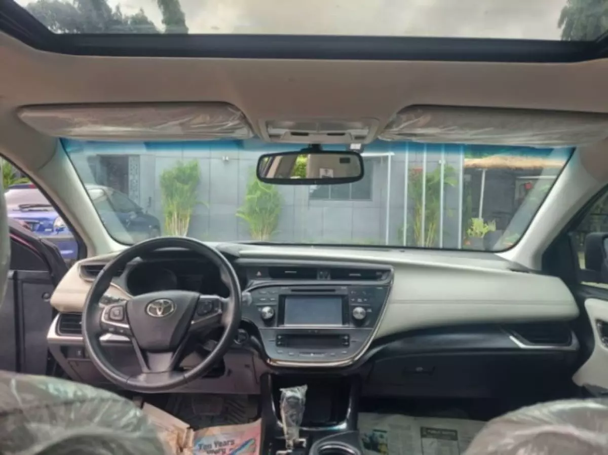 interiorFront
