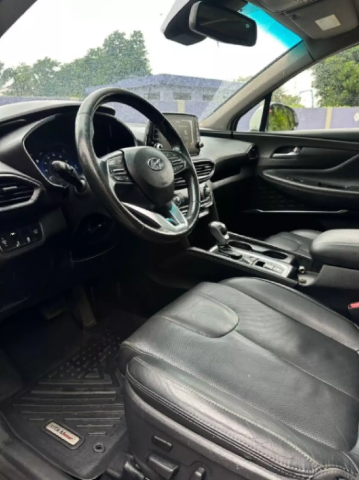 interiorFront