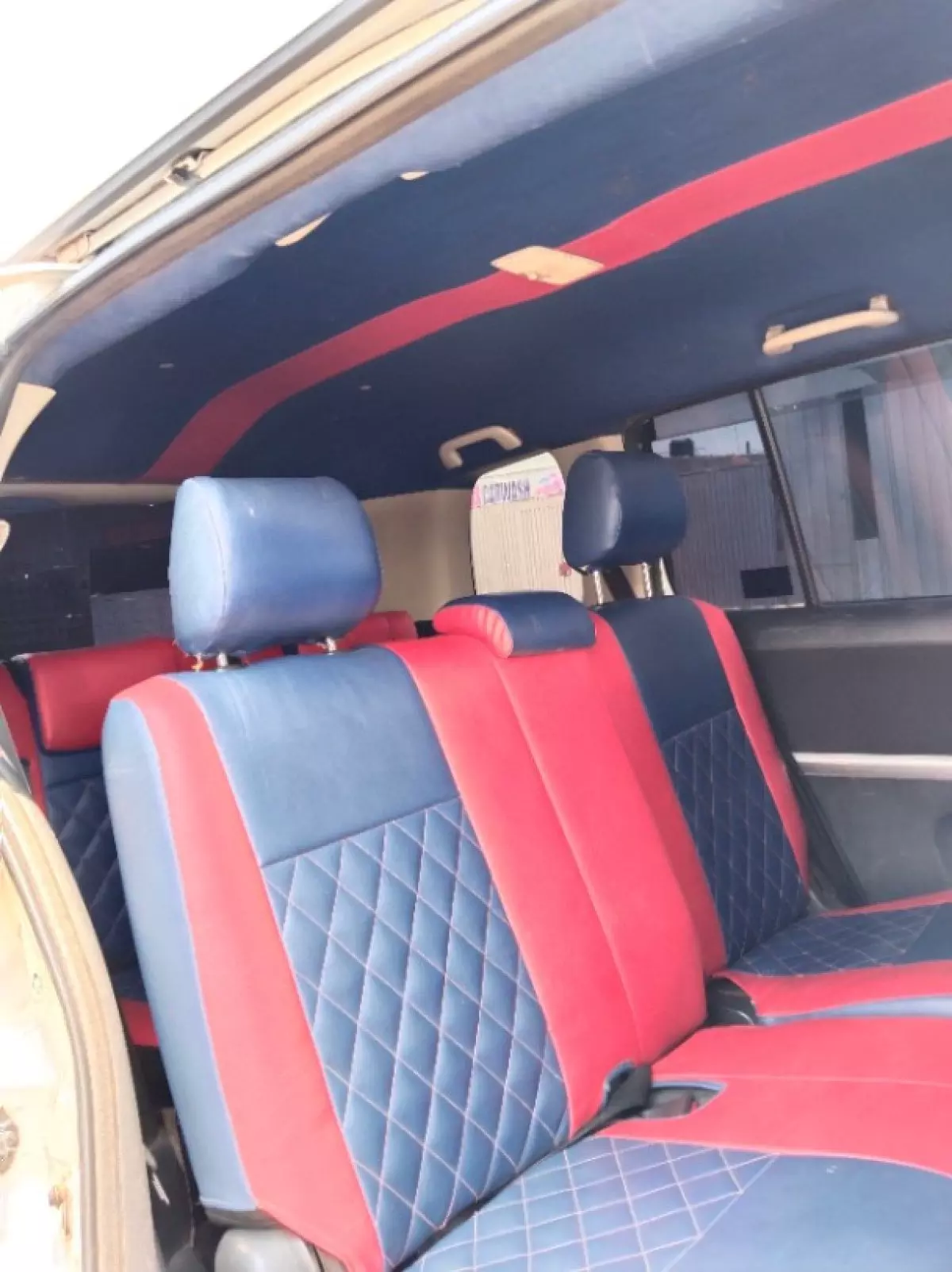 interiorBack