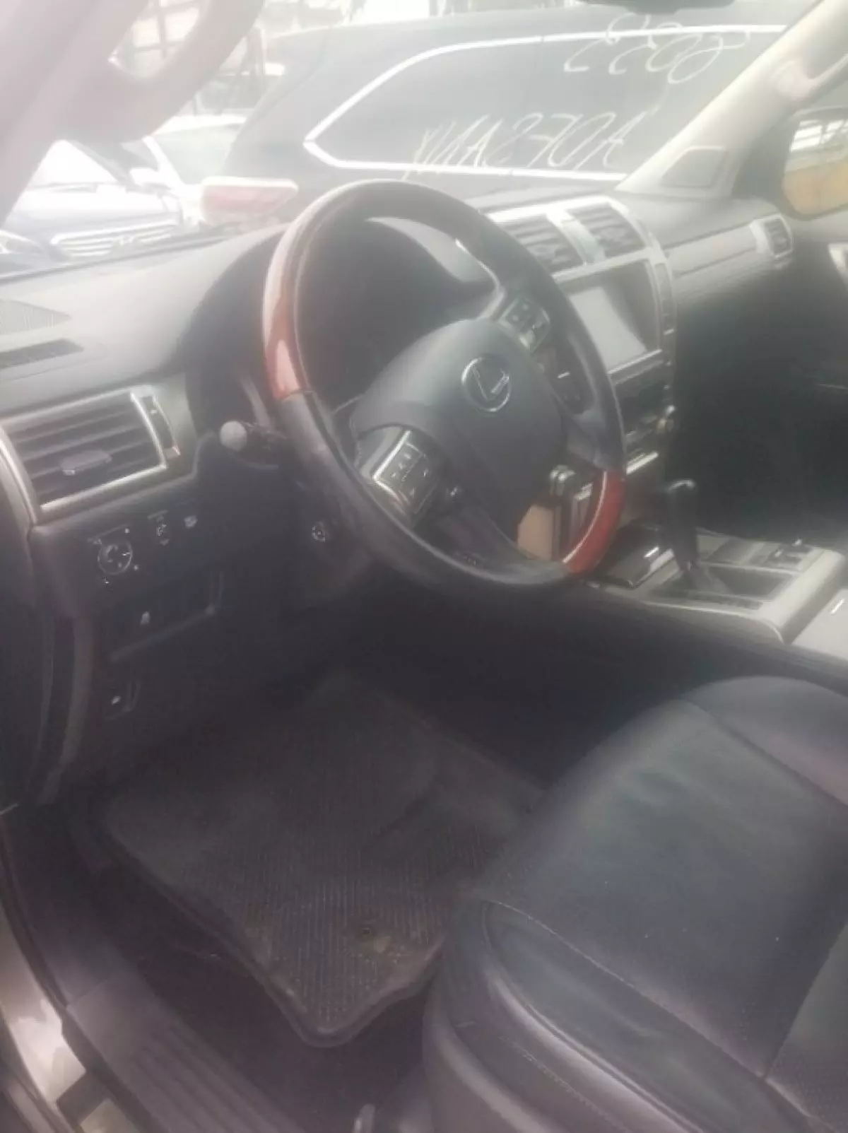 interiorFront