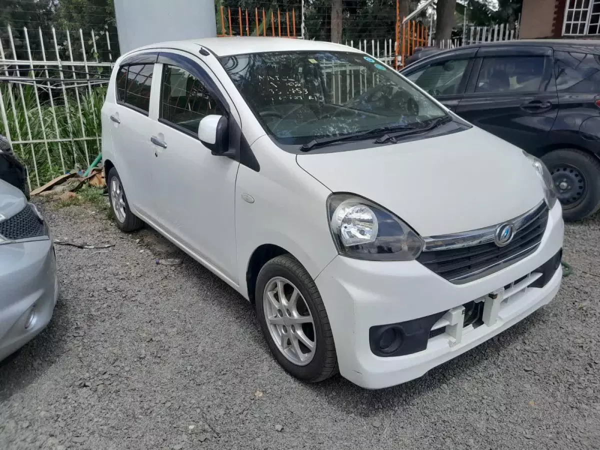 Daihatsu Mira  - 2016