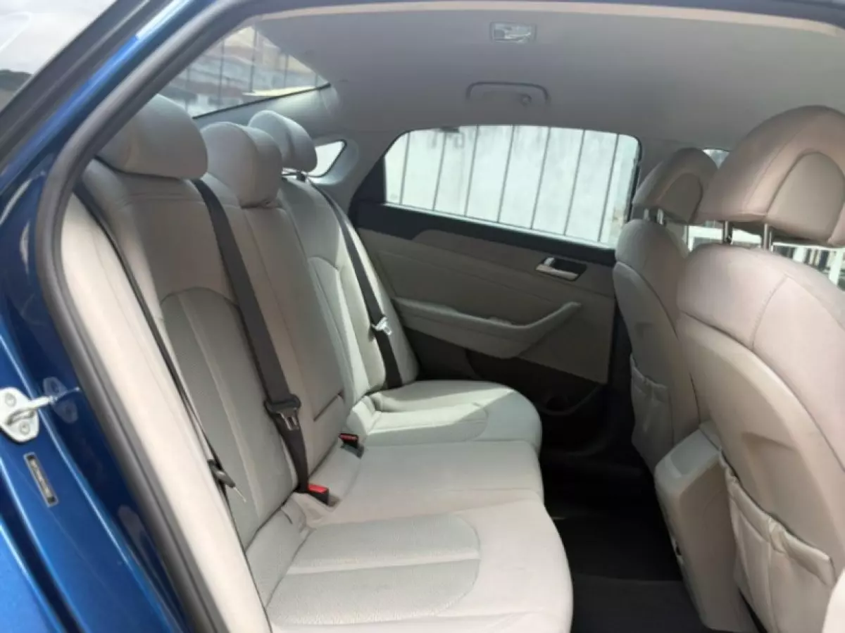 interiorBack