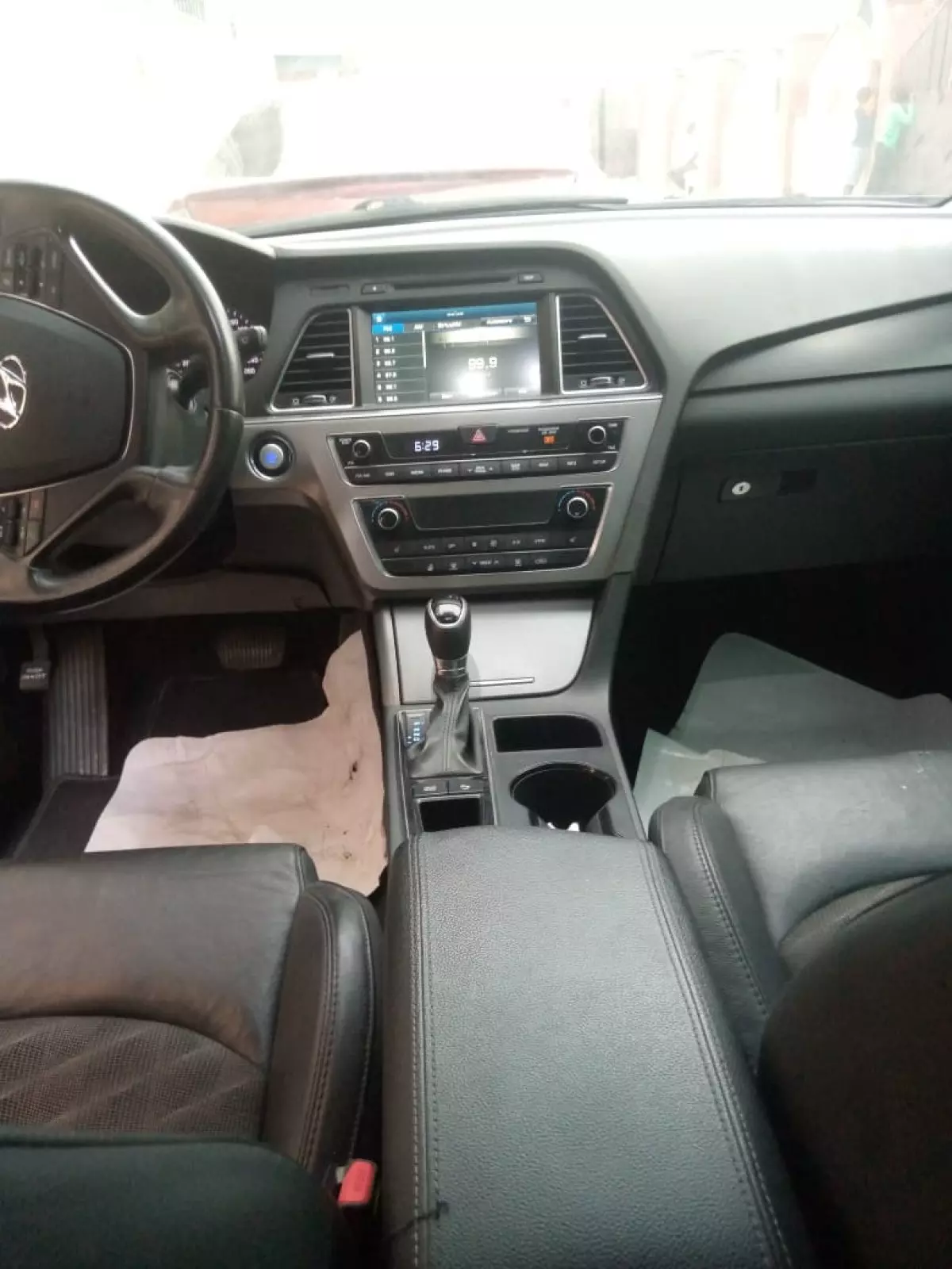 interiorFront