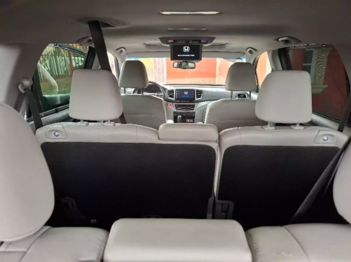interiorBack