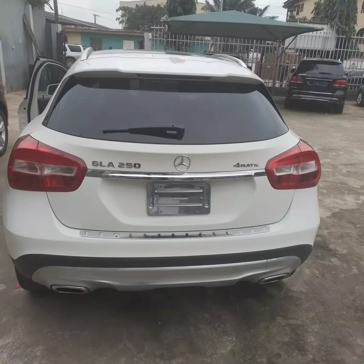 car Right Back