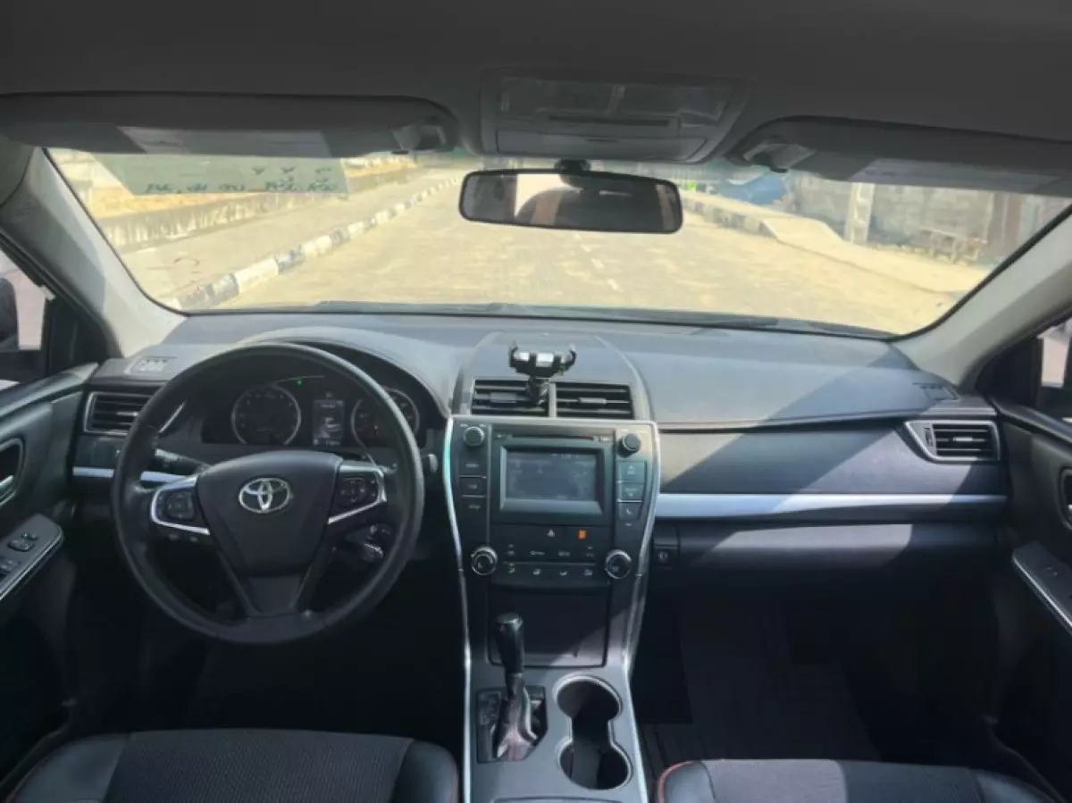 interiorFront