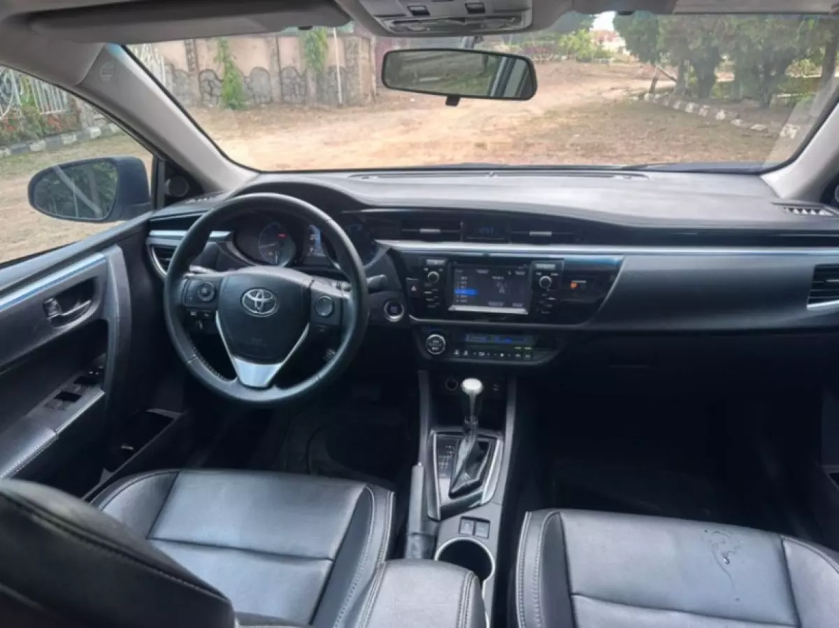 interiorFront