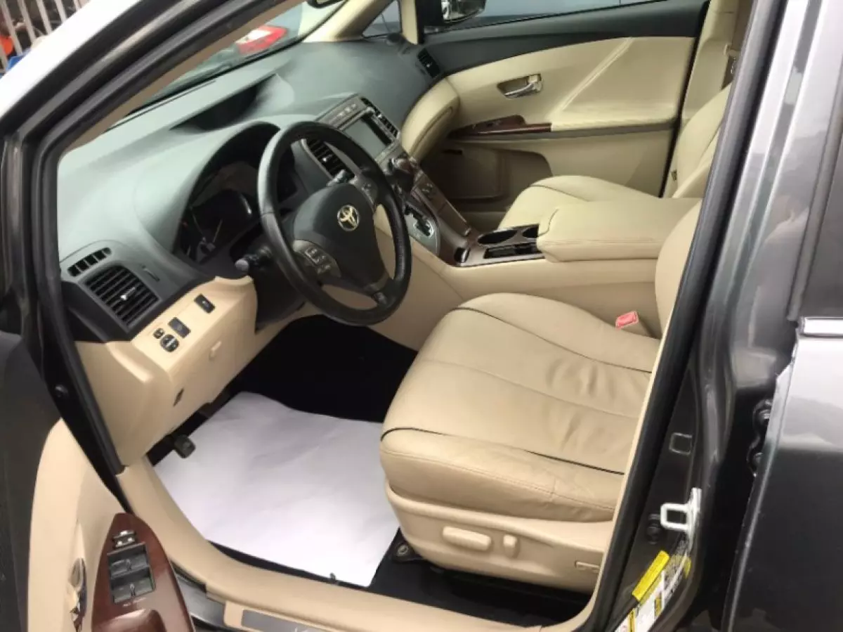 interiorFront