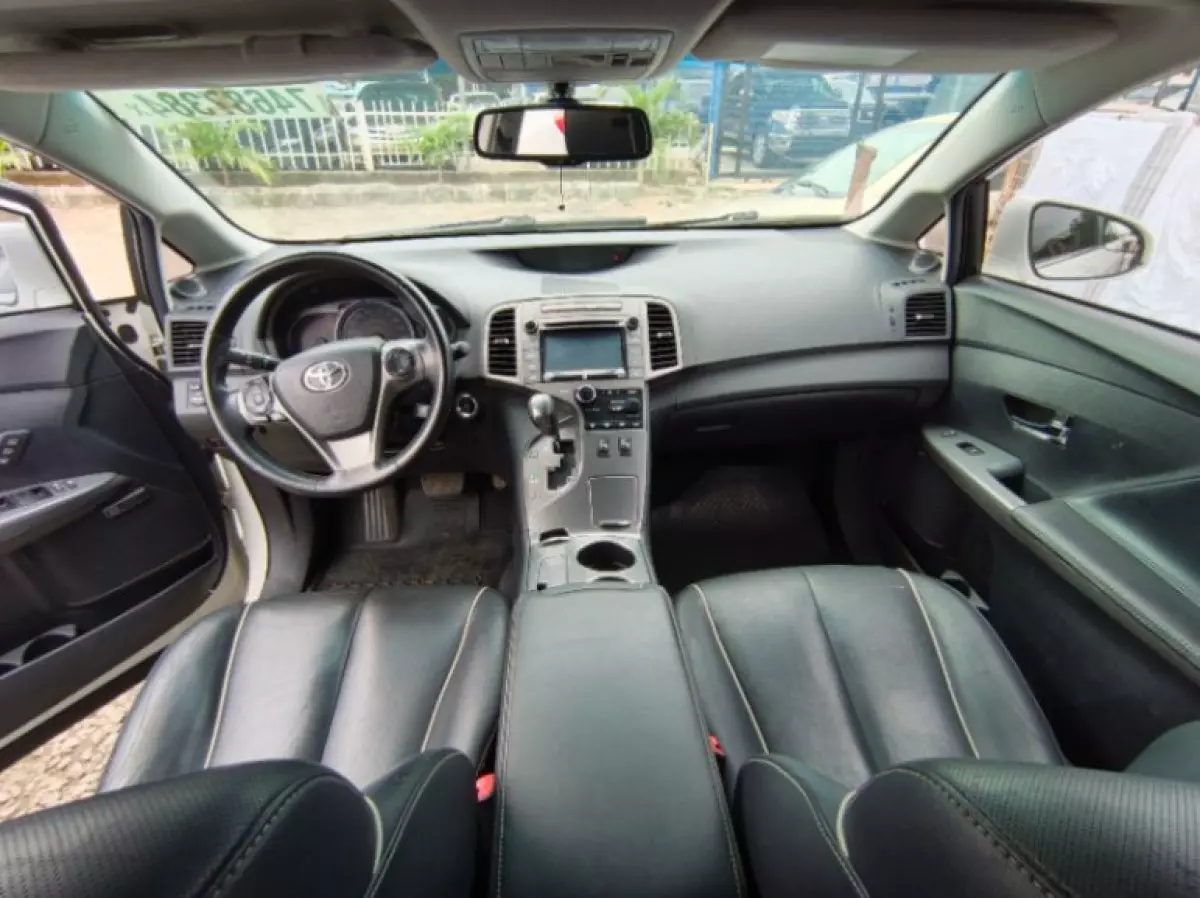 interiorFront