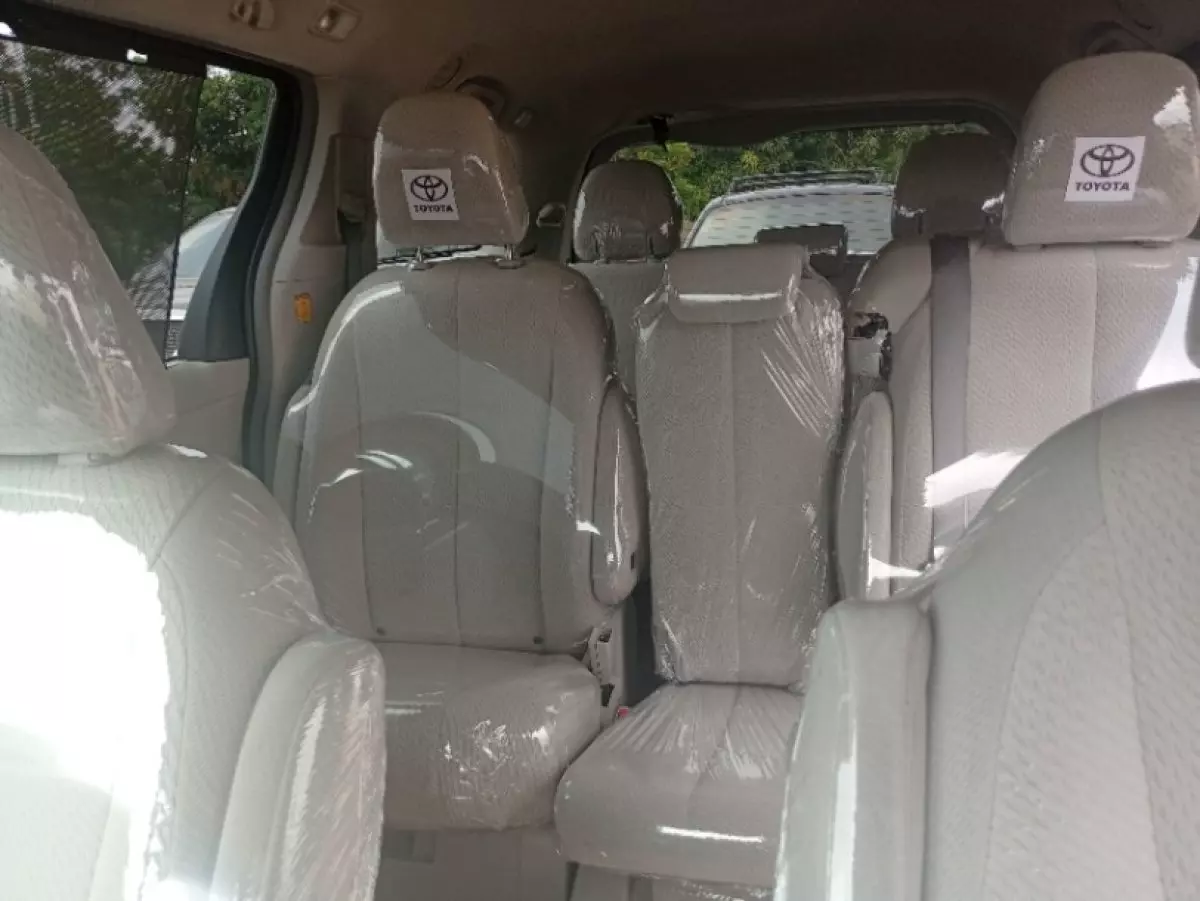 interiorBack
