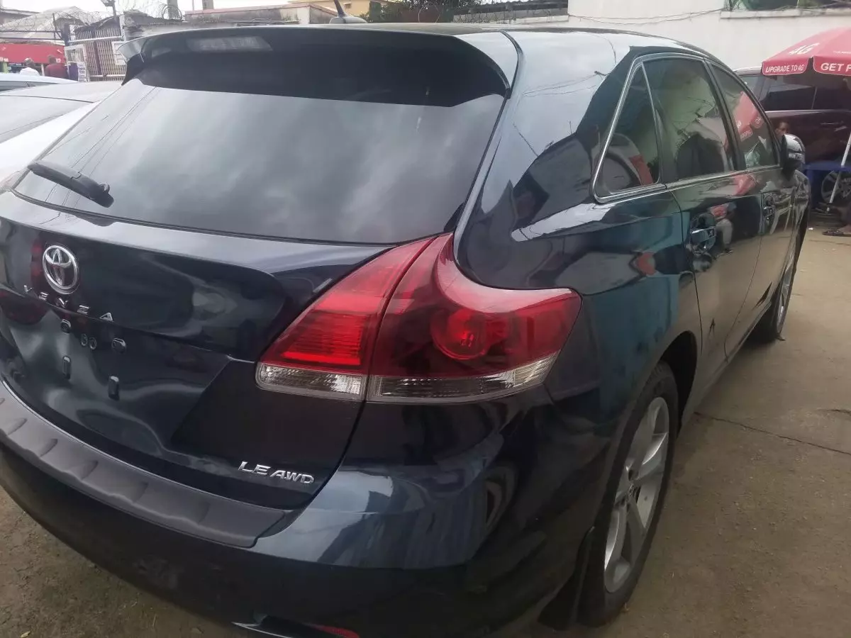 car Right Back