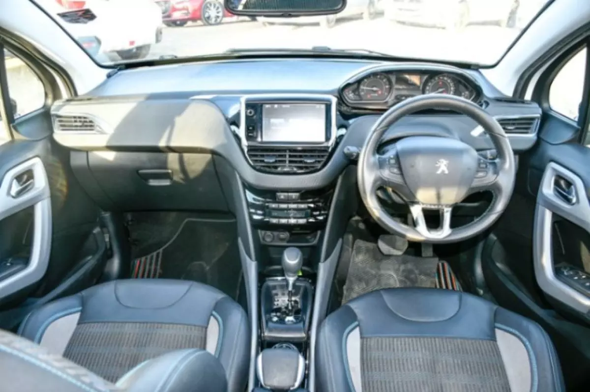 interiorFront