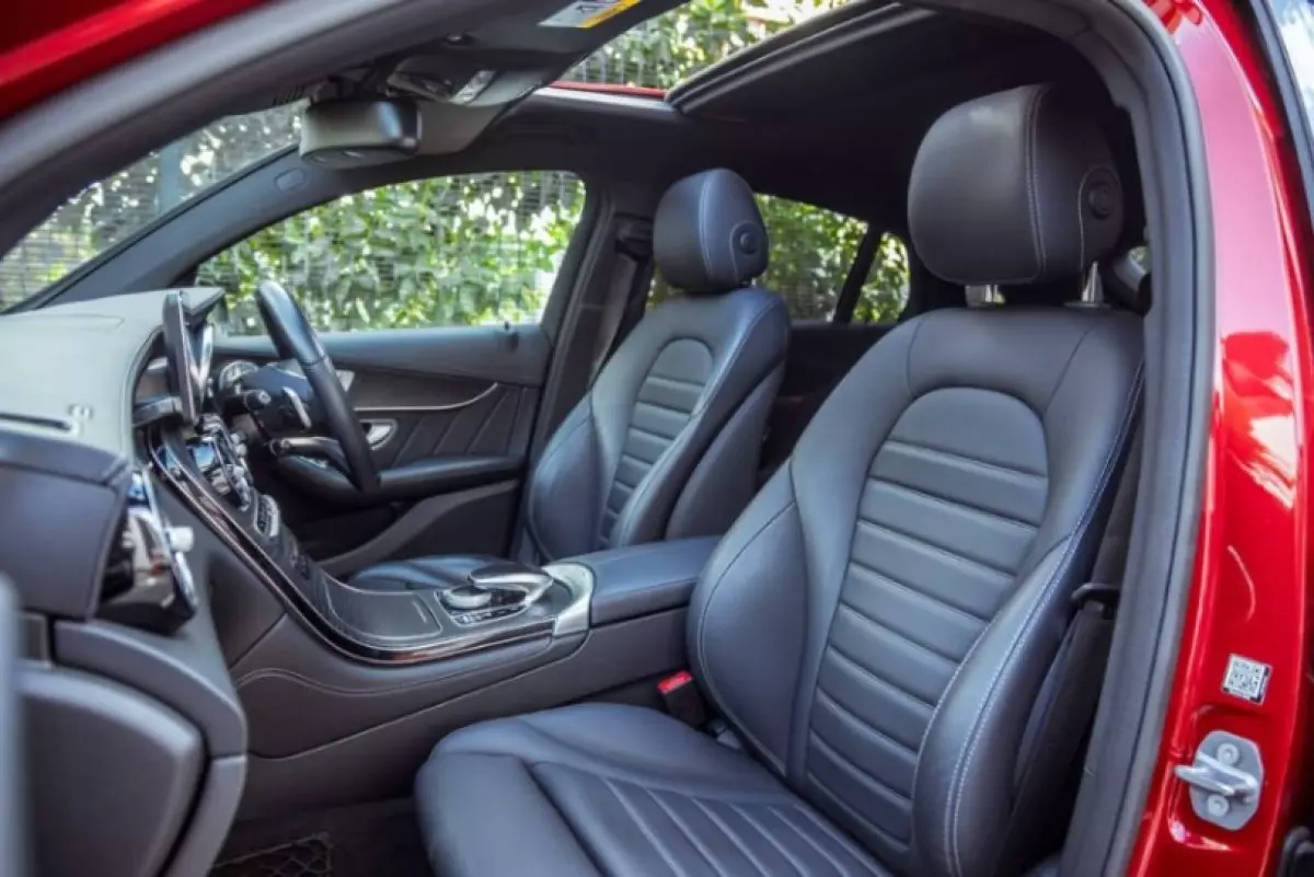 interiorFront
