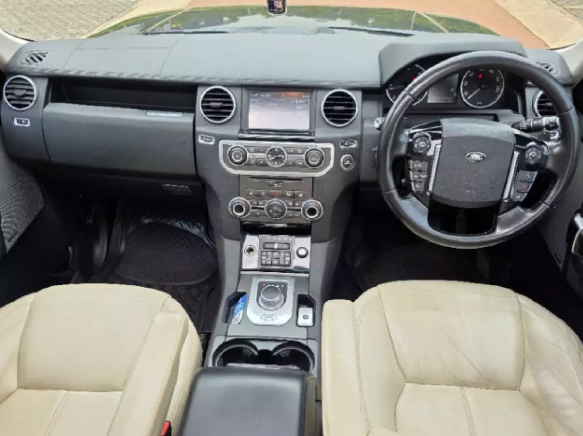 interiorFront