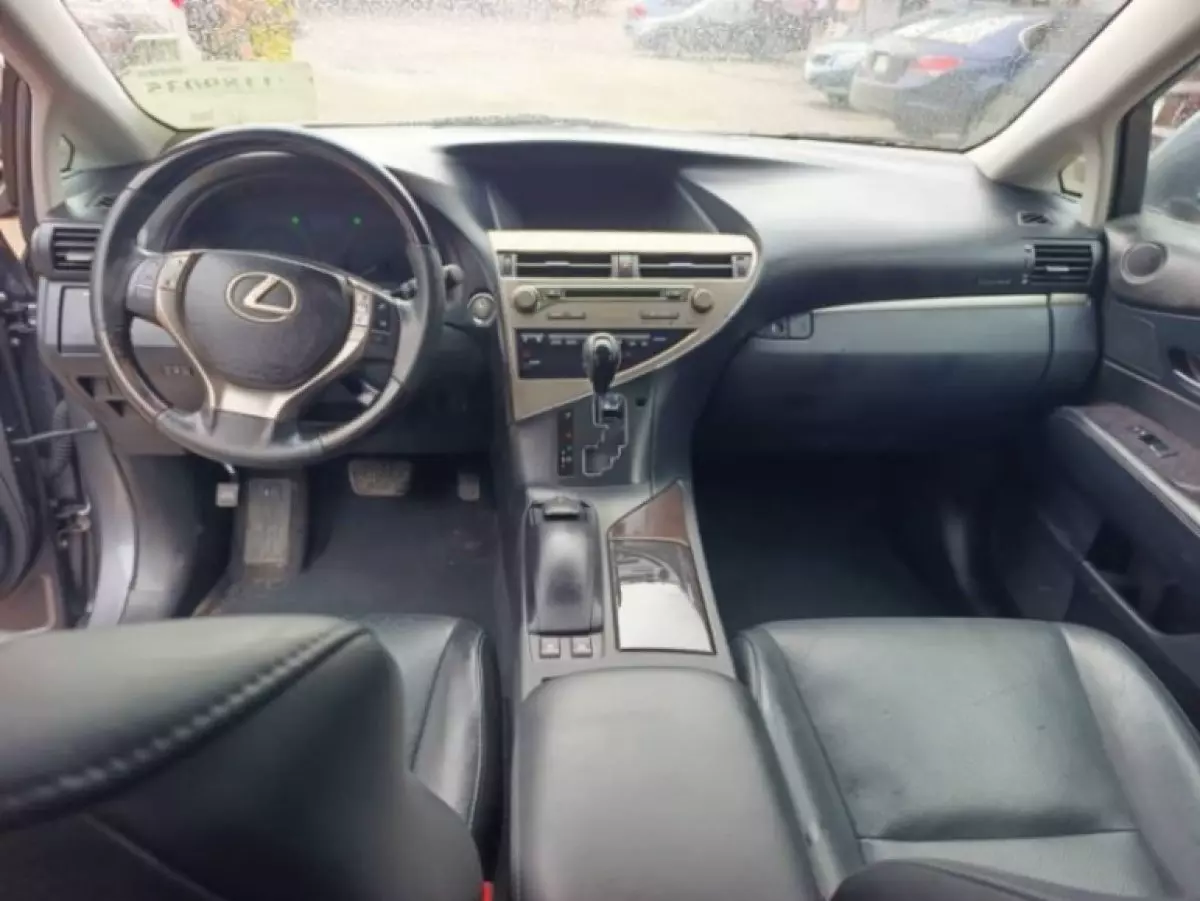interiorFront