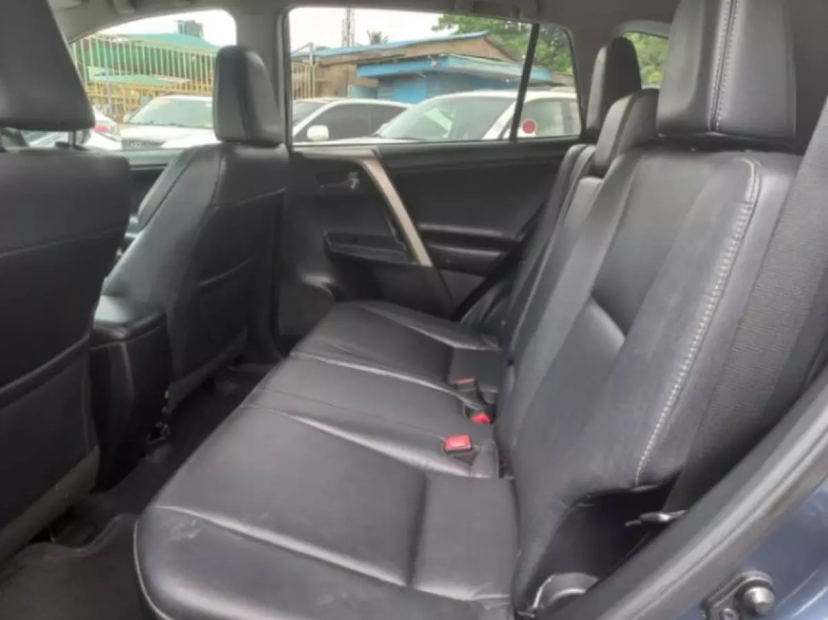 interiorBack