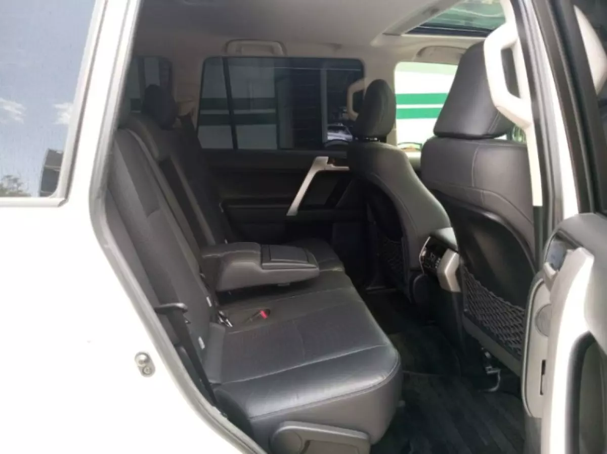 interiorBack