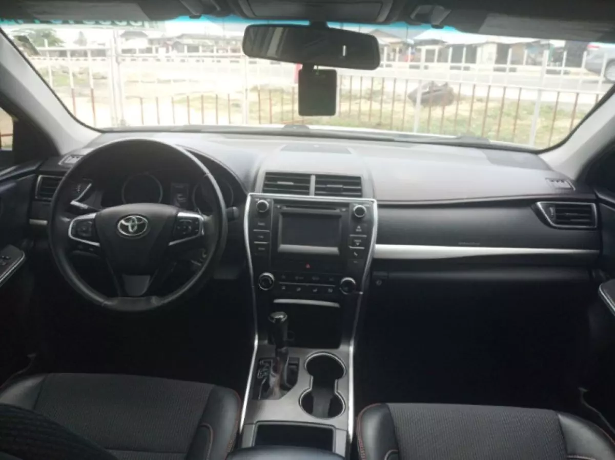 interiorFront