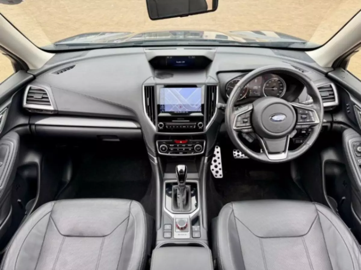 interiorFront