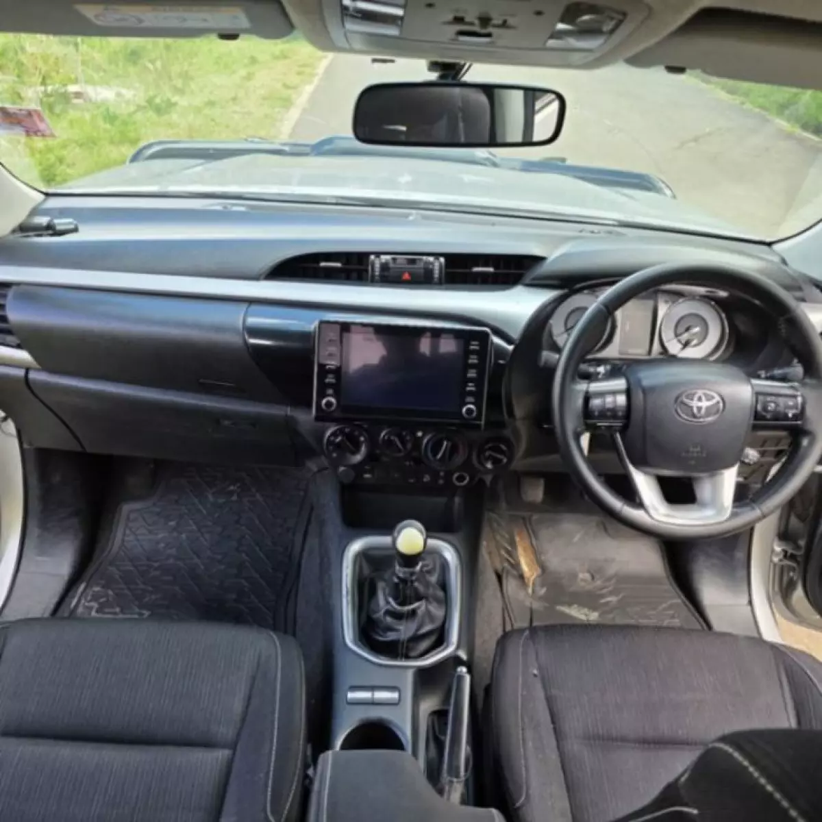 interiorFront