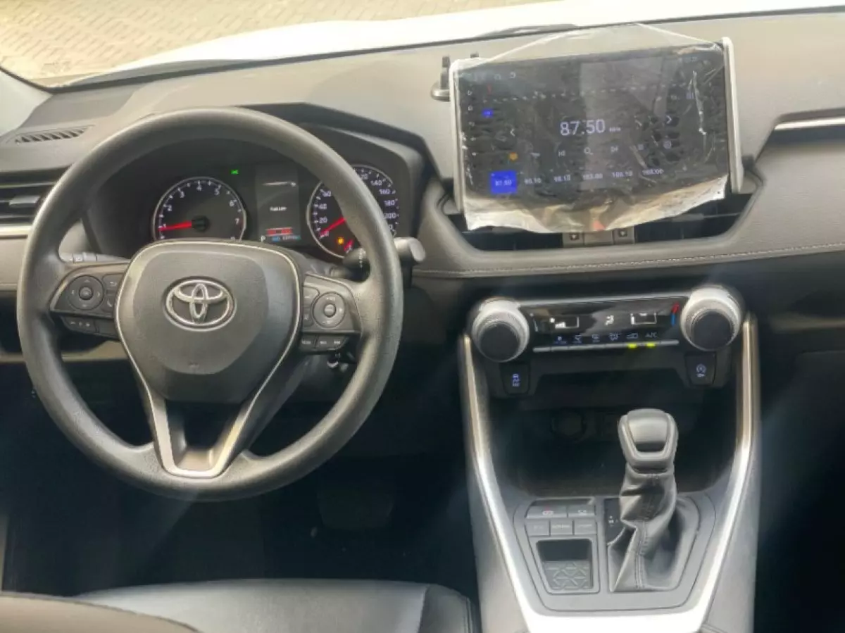interiorFront