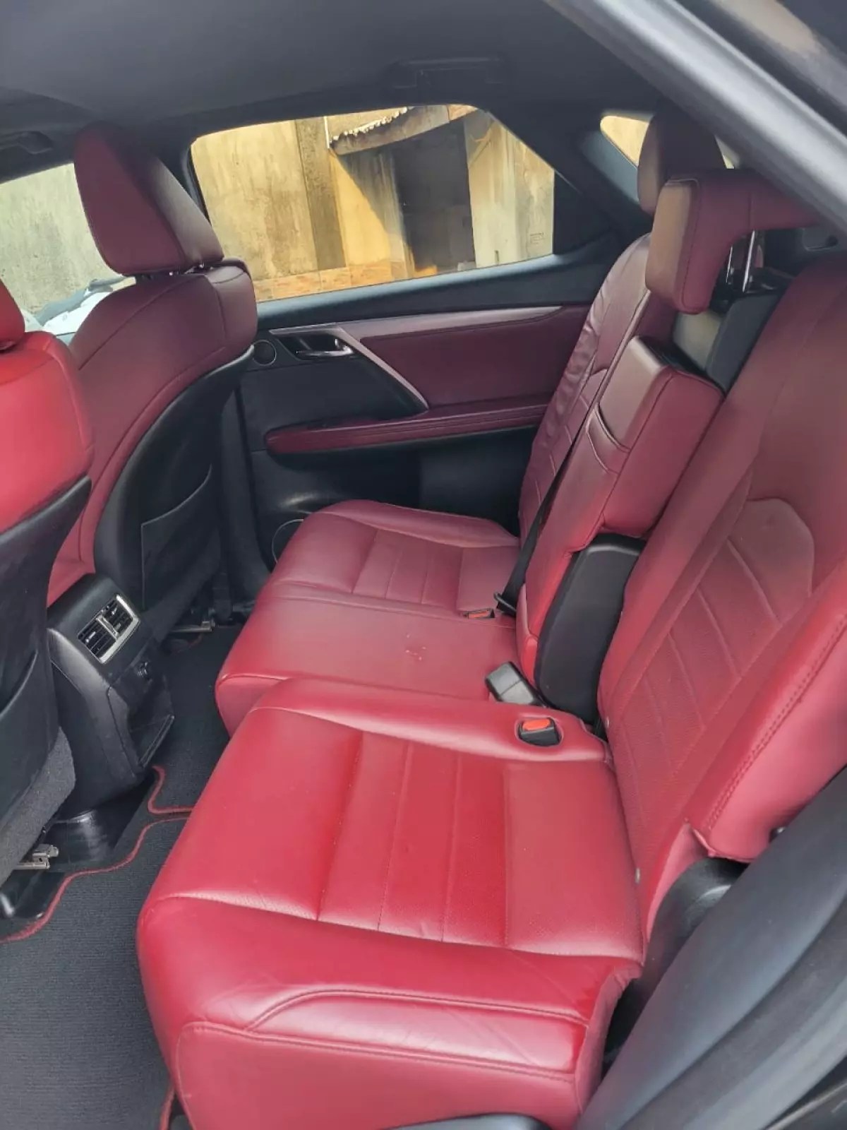 interiorBack