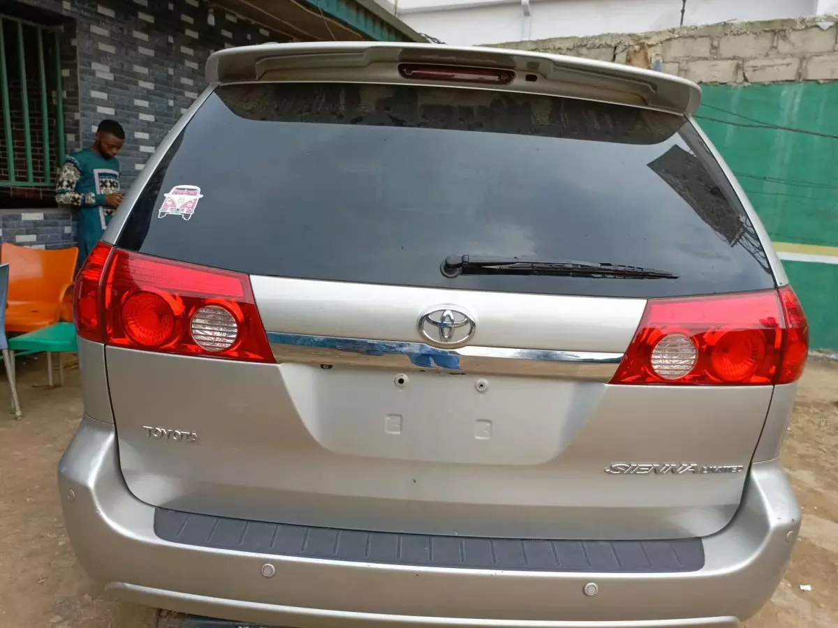car Back