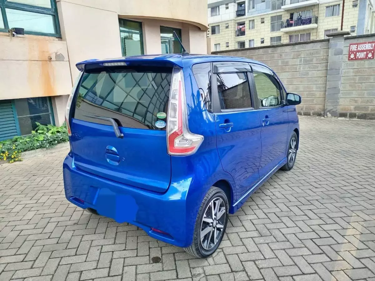 car Right Back