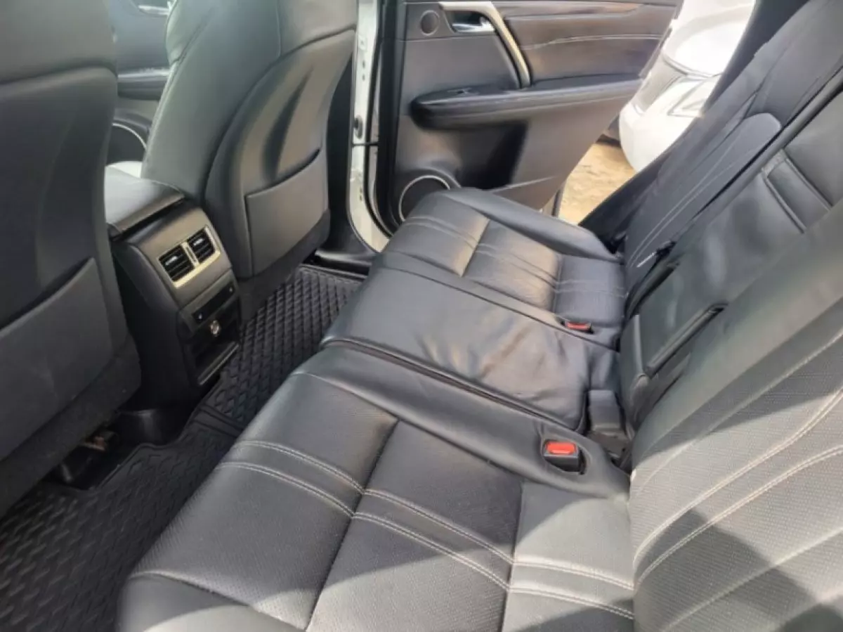 interiorBack