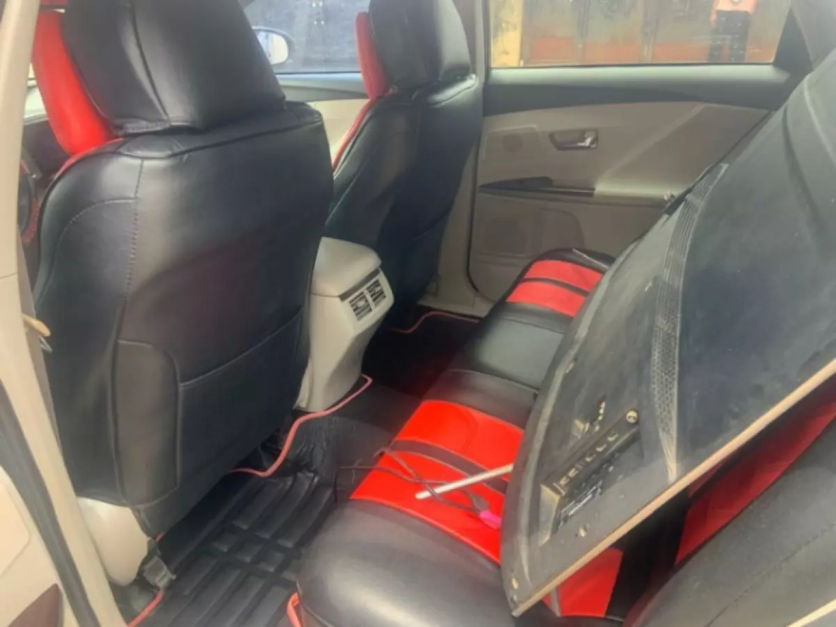 interiorBack