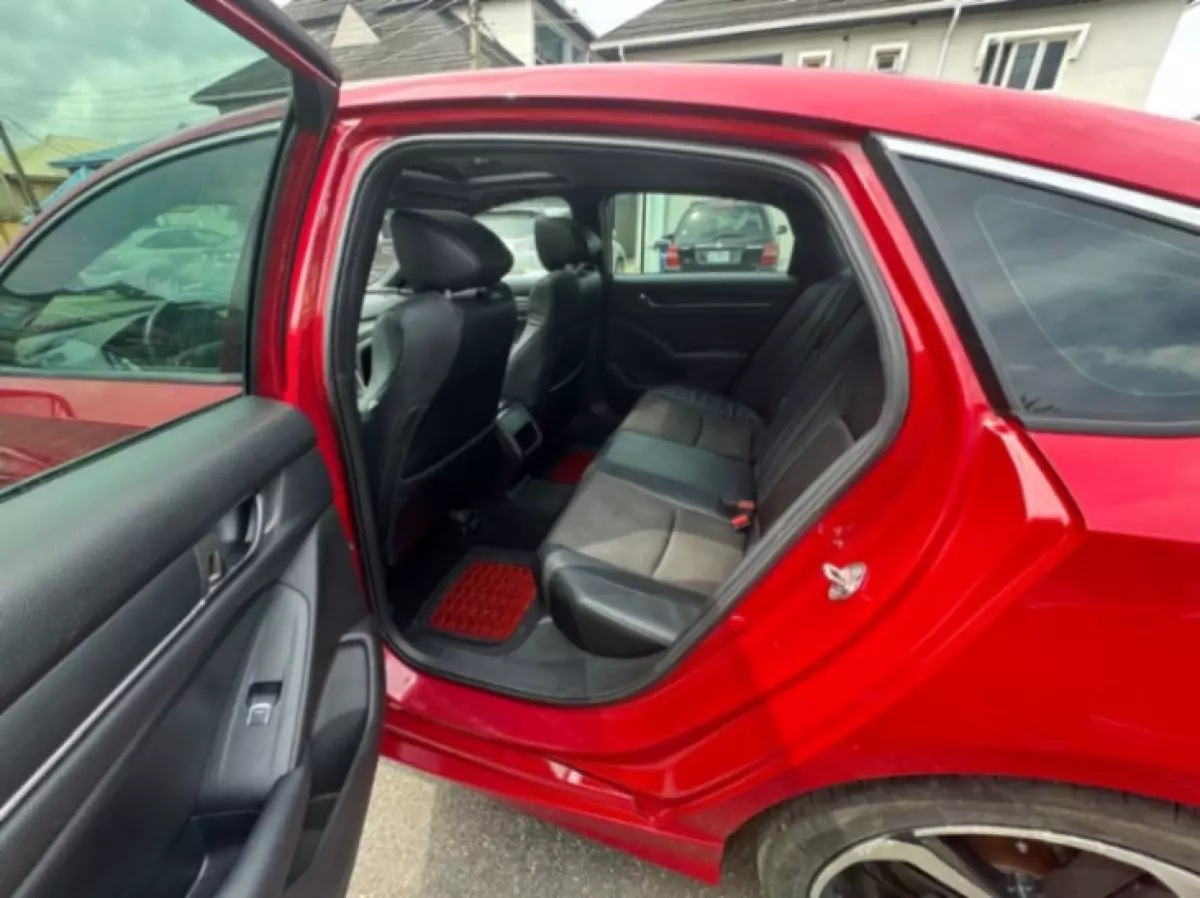 interiorBack