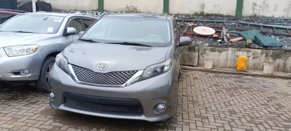 car Right Back