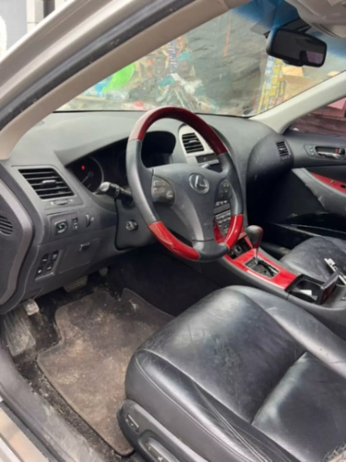 interiorFront