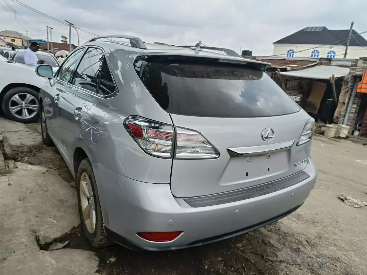 car Right Back