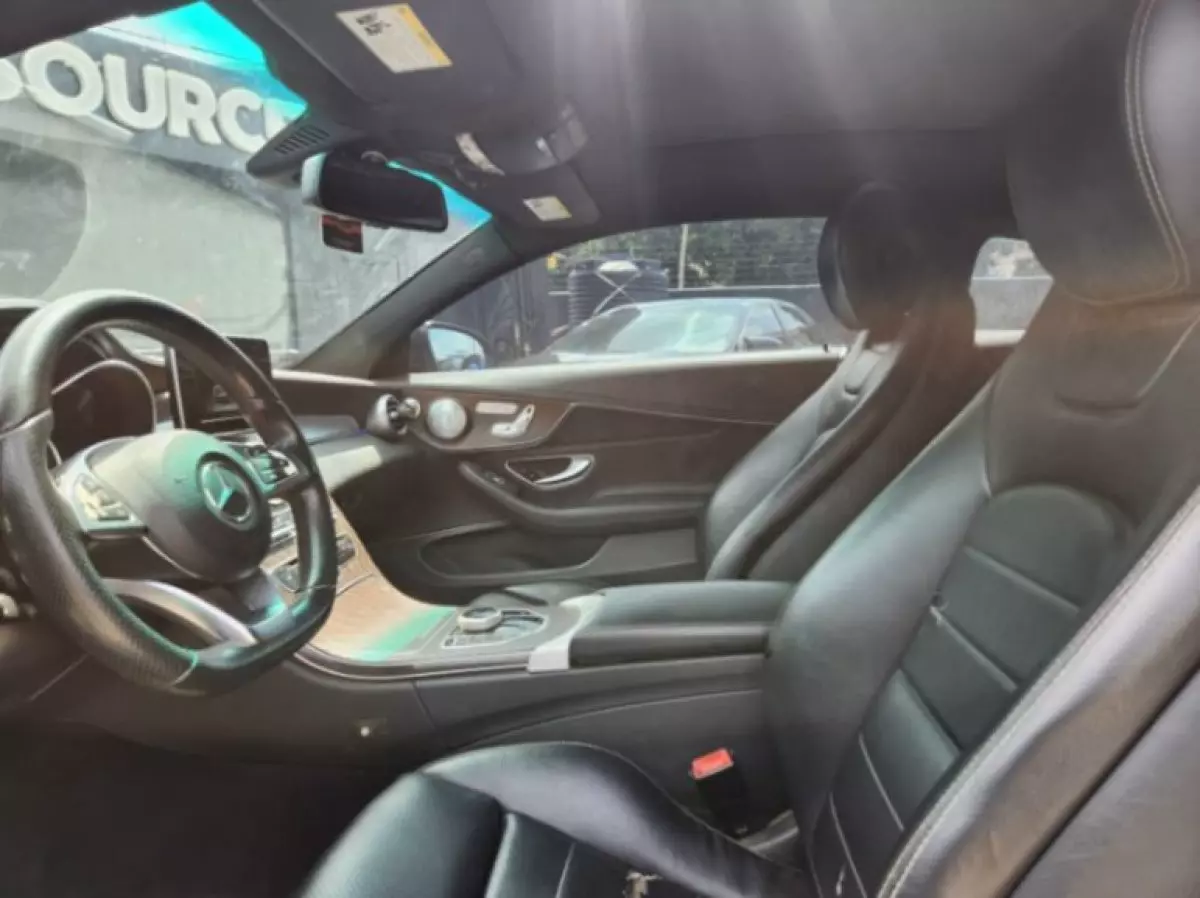 interiorBack